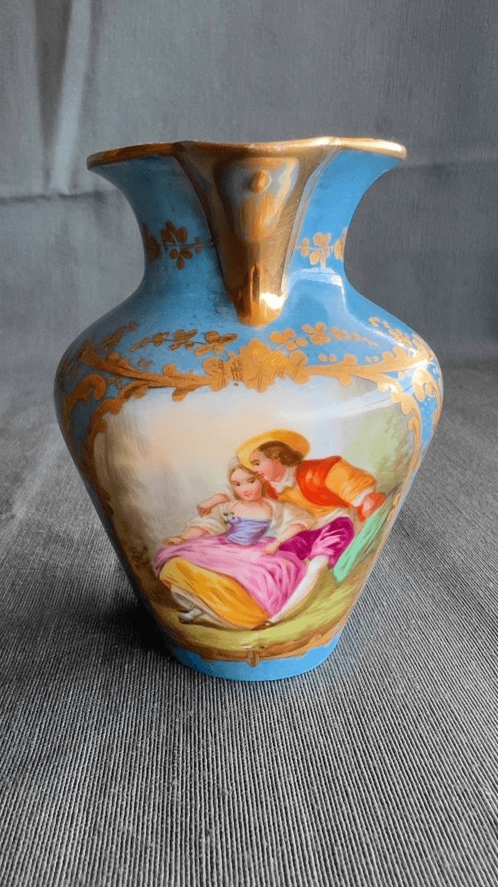 Фарфоровый кувшин (молочник) с жанровой сценой, Европа, изображение 1 из 7
