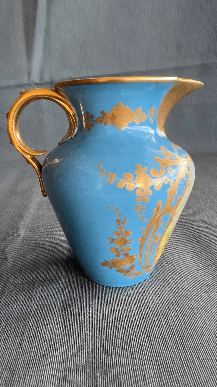 Фарфоровый кувшин (молочник) с жанровой сценой, Европа, изображение 6 из 7