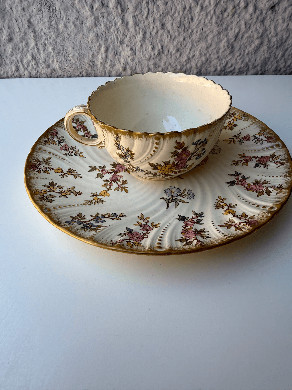 Чайная пара (чашка и блюдце) Louis XV, Sarreguemines, Франция, изображение 1 из 8