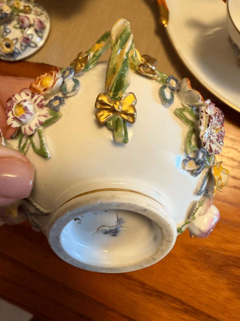 Фарфоровая чашка Meissen с лепными цветами, 1850, изображение 5 из 8