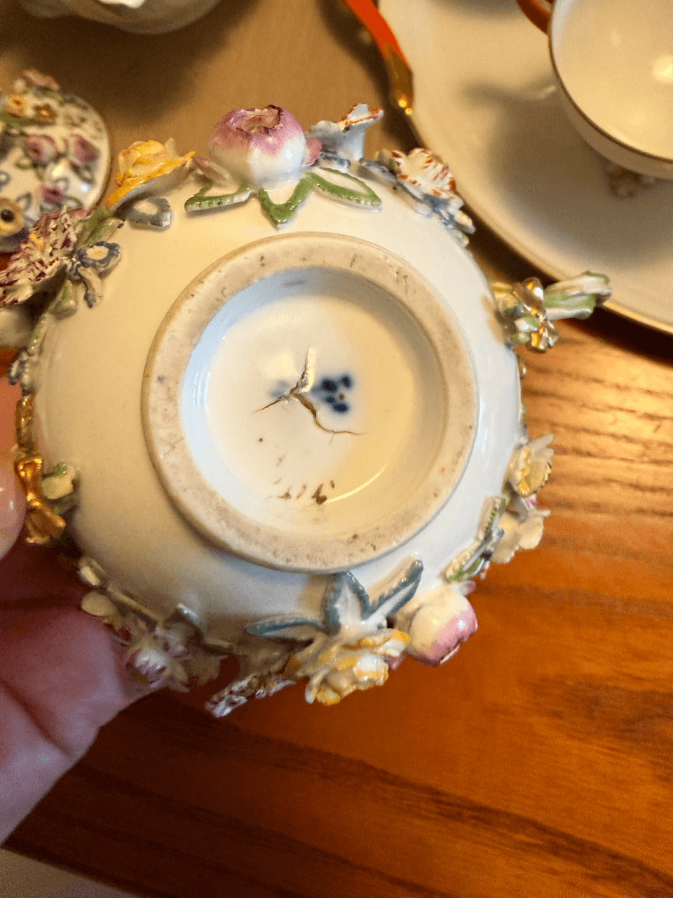 Фарфоровая чашка Meissen с лепными цветами, 1850, изображение 8 из 8