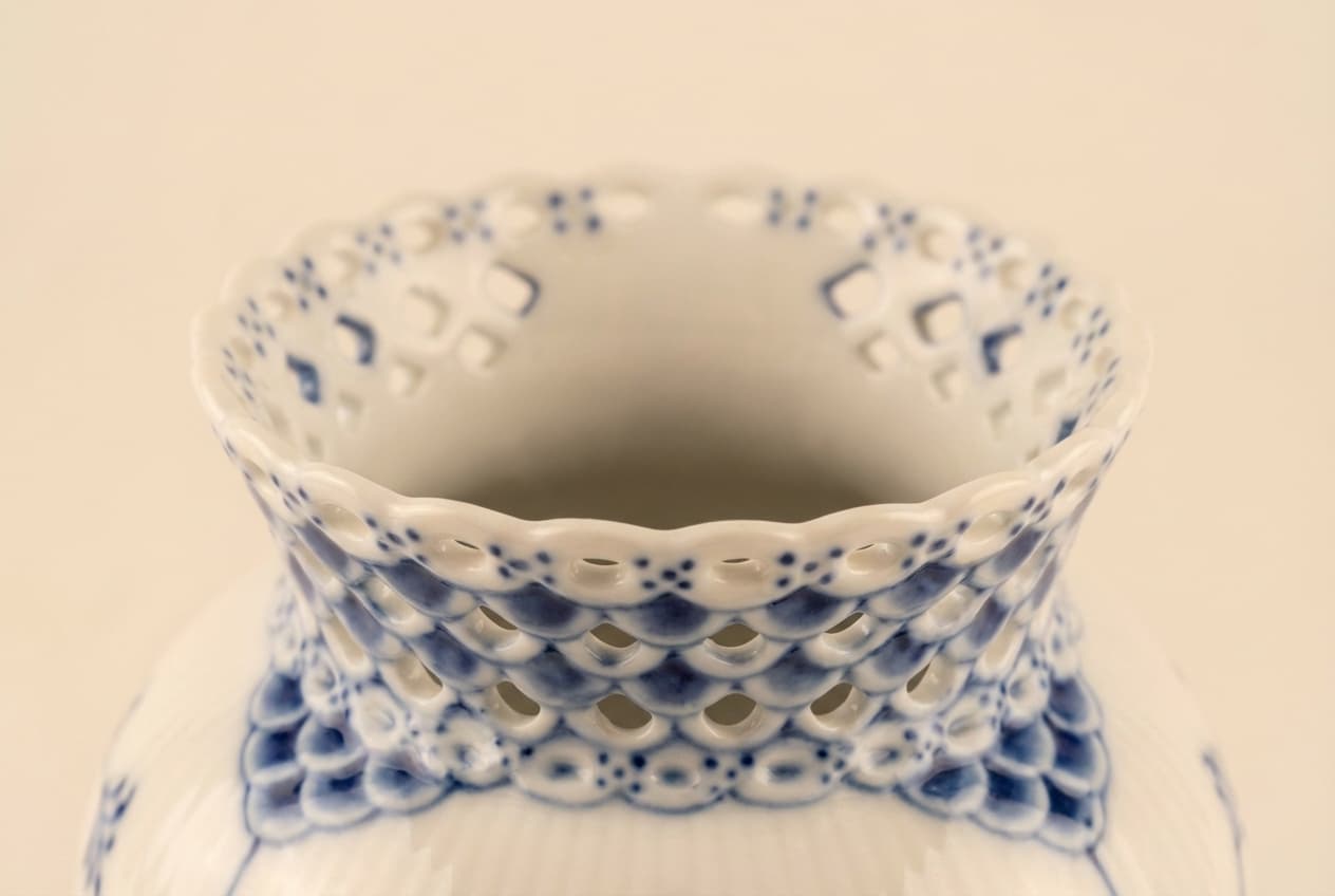 Ваза парная Royal Copenhagen «Blue Fluted Full Lace», изображение 2 из 4